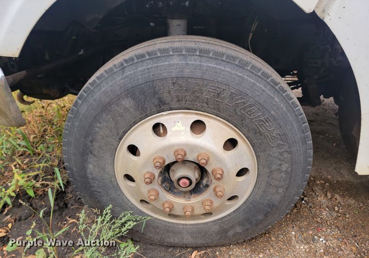 image for item JW9612 2005 Sterling LT9500  semi truck