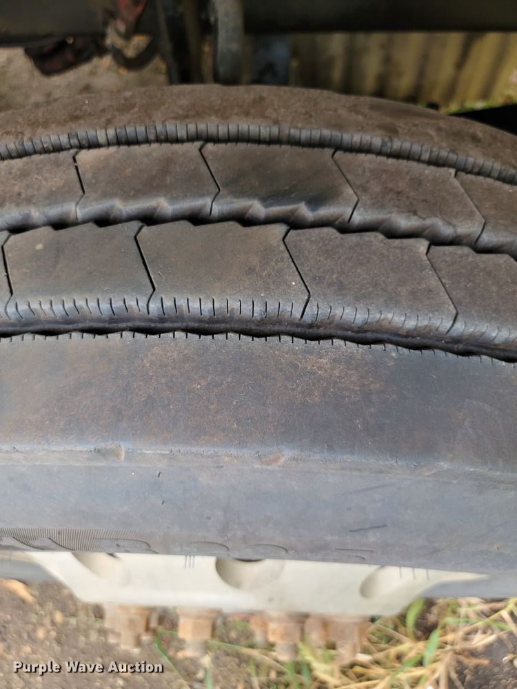 image for item JW9612 2005 Sterling LT9500  semi truck