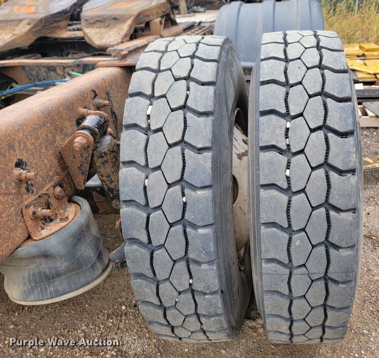 image for item JW9612 2005 Sterling LT9500  semi truck