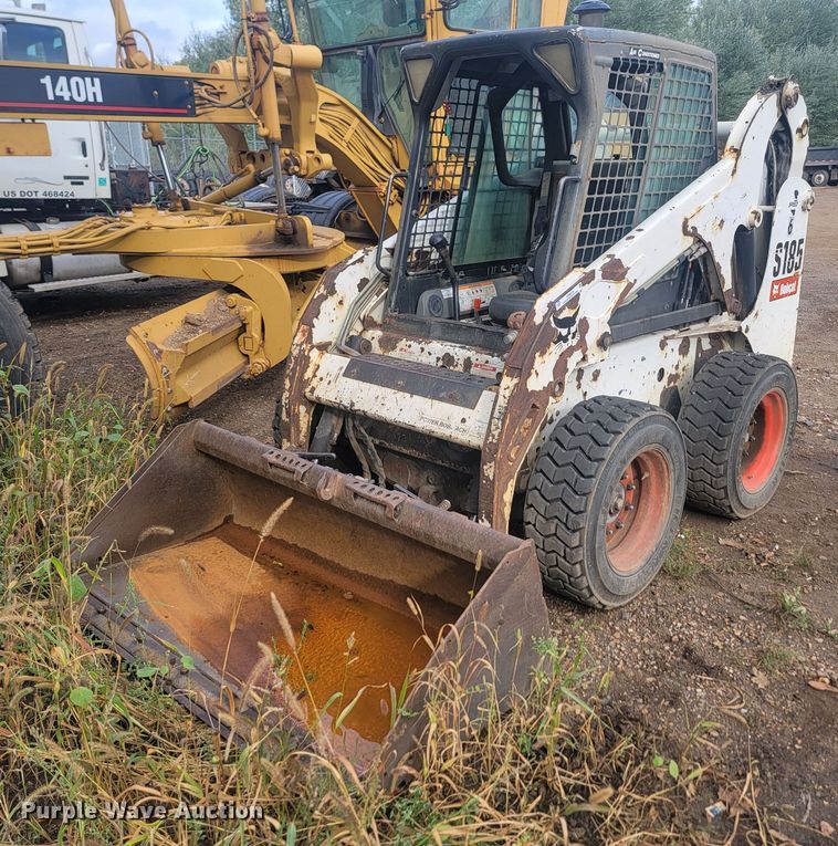 image for item JW9613 2011 Bobcat S185  skid steer loader