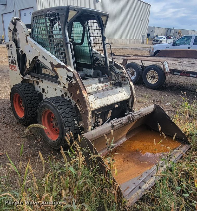 image for item JW9613 2011 Bobcat S185  skid steer loader