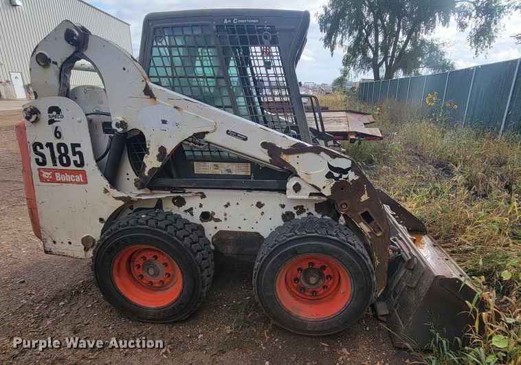 image for item JW9613 2011 Bobcat S185  skid steer loader