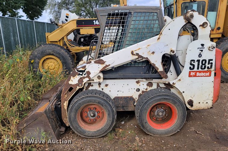 image for item JW9613 2011 Bobcat S185  skid steer loader