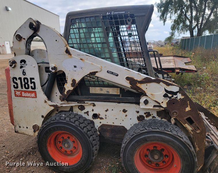 image for item JW9613 2011 Bobcat S185  skid steer loader