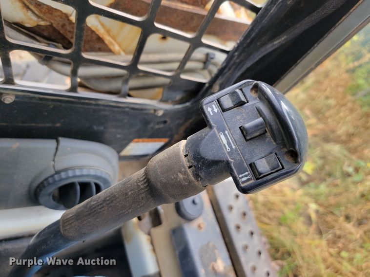 image for item JW9613 2011 Bobcat S185  skid steer loader