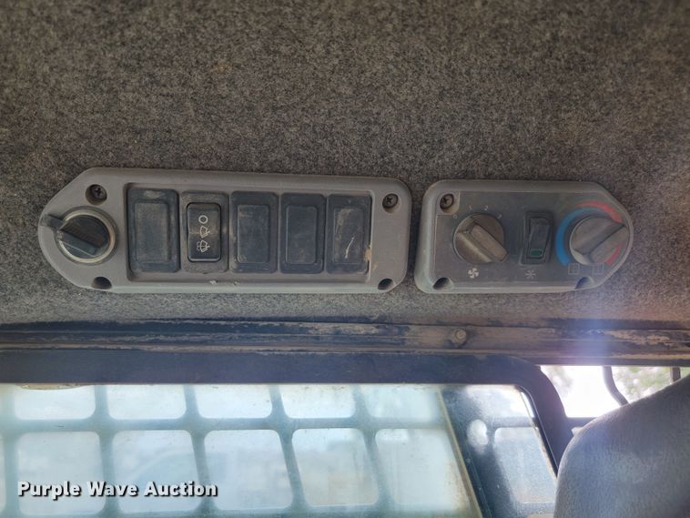 image for item JW9613 2011 Bobcat S185  skid steer loader