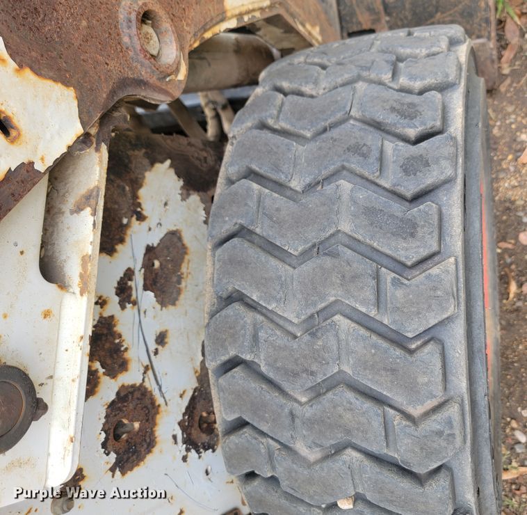 image for item JW9613 2011 Bobcat S185  skid steer loader