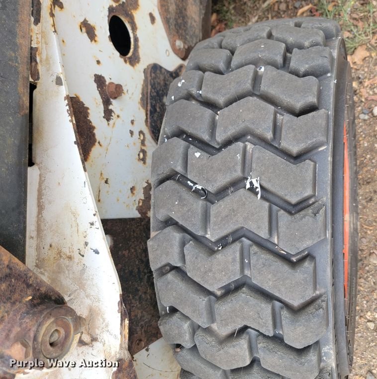 image for item JW9613 2011 Bobcat S185  skid steer loader