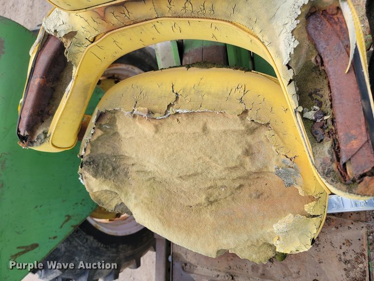 image for item JW9622 1963 John Deere 3010  tractor