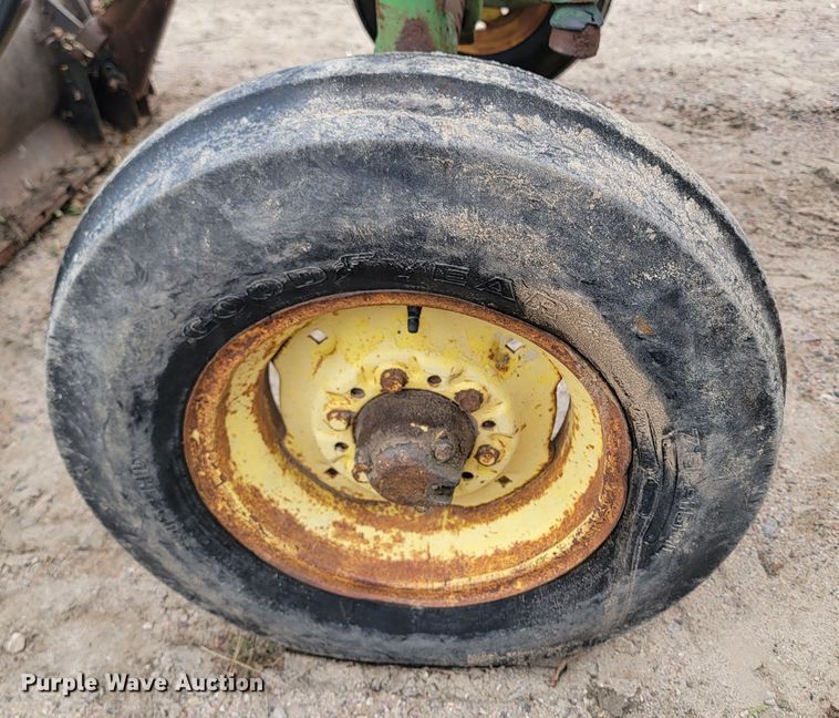 image for item JW9622 1963 John Deere 3010  tractor