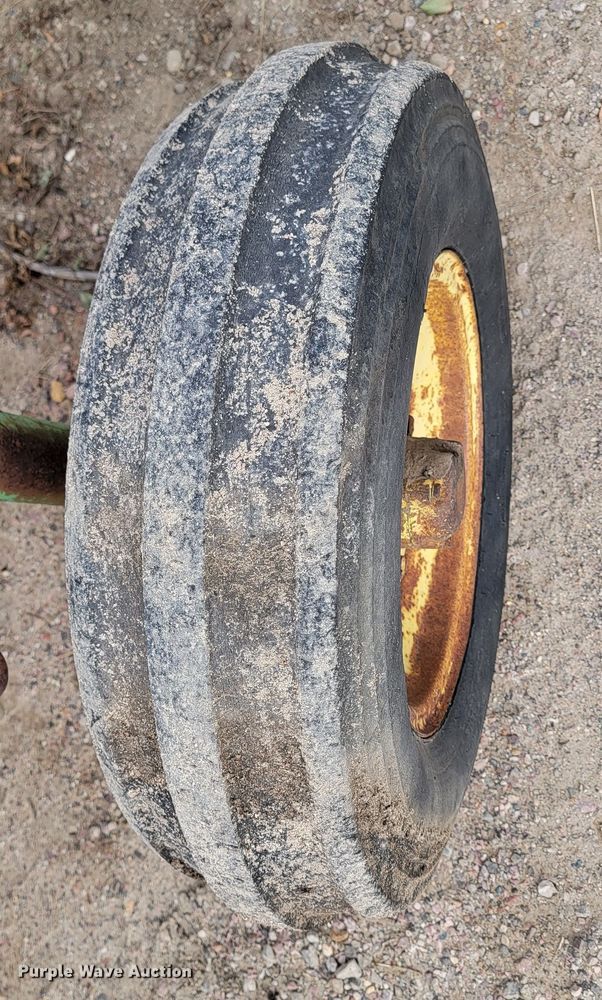 image for item JW9622 1963 John Deere 3010  tractor