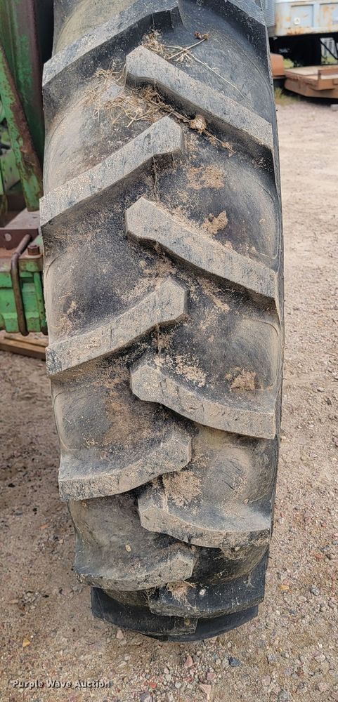 image for item JW9622 1963 John Deere 3010  tractor