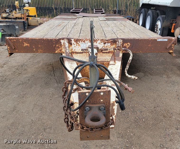 image for item JW9625 2001 Trail King TK 40LP  equipment trailer