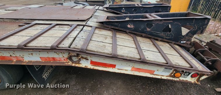 image for item JW9625 2001 Trail King TK 40LP  equipment trailer