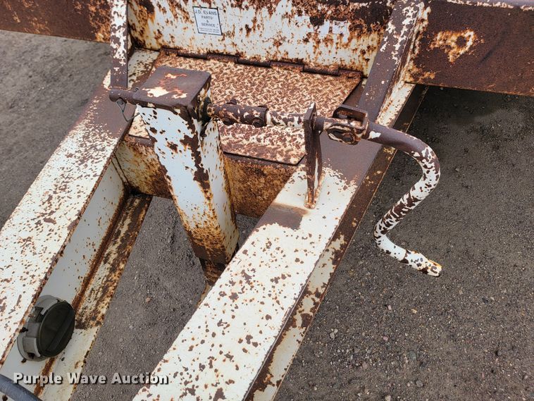 image for item JW9625 2001 Trail King TK 40LP  equipment trailer