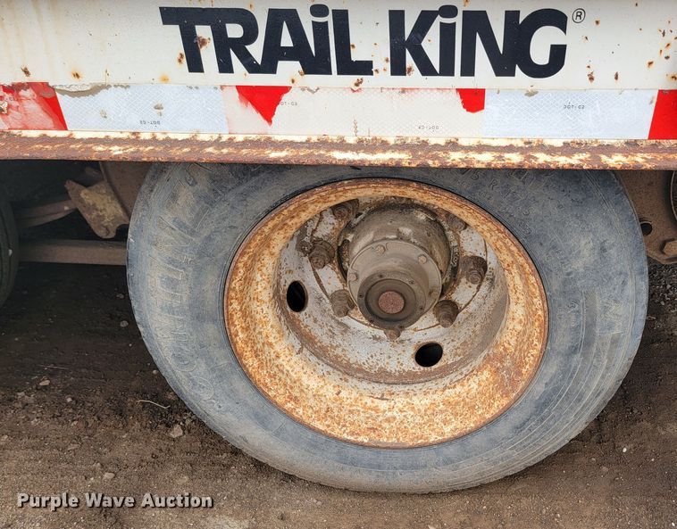 image for item JW9625 2001 Trail King TK 40LP  equipment trailer