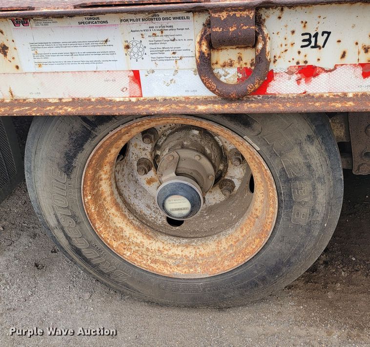 image for item JW9625 2001 Trail King TK 40LP  equipment trailer