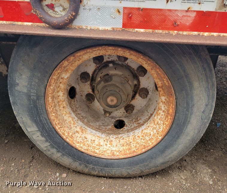 image for item JW9625 2001 Trail King TK 40LP  equipment trailer