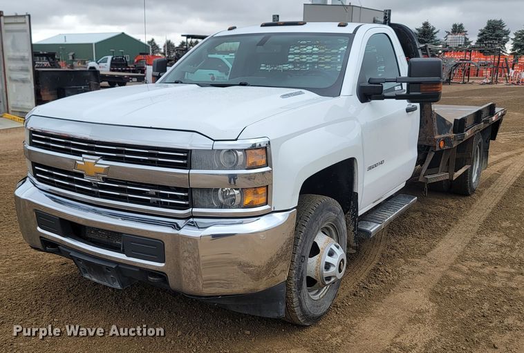 image for item JW9626 2015 Chevrolet Silverado 3500HD  flatbed pickup truck