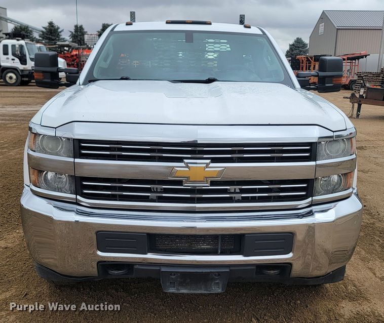 image for item JW9626 2015 Chevrolet Silverado 3500HD  flatbed pickup truck