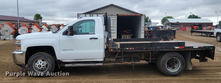image for item JW9626 2015 Chevrolet Silverado 3500HD  flatbed pickup truck