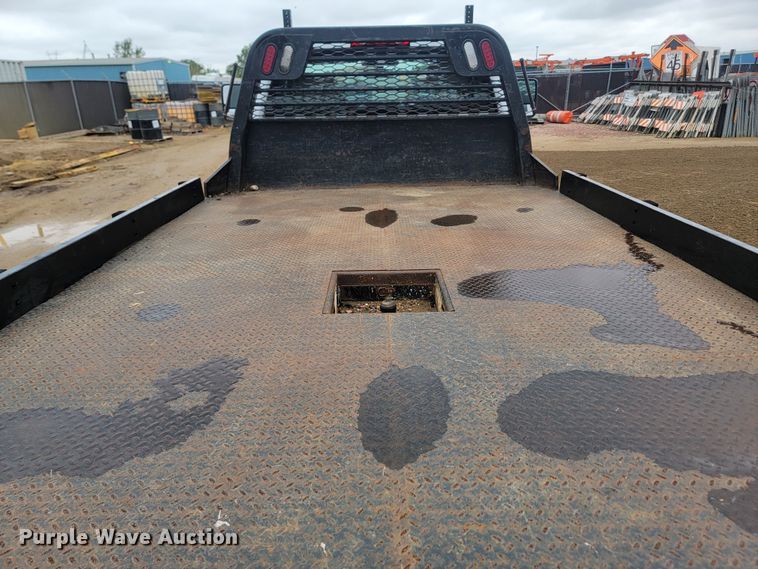 image for item JW9626 2015 Chevrolet Silverado 3500HD  flatbed pickup truck