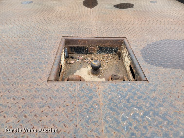 image for item JW9626 2015 Chevrolet Silverado 3500HD  flatbed pickup truck