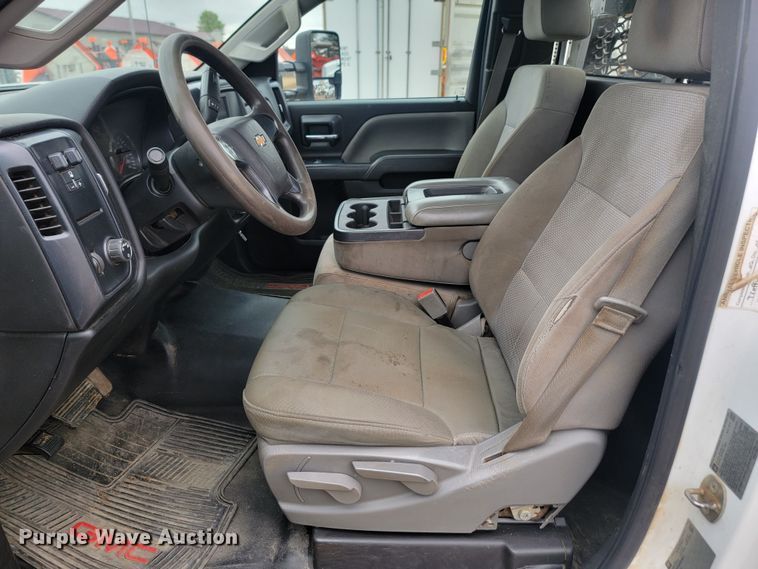 image for item JW9626 2015 Chevrolet Silverado 3500HD  flatbed pickup truck