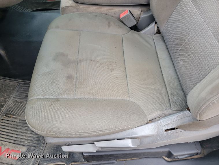 image for item JW9626 2015 Chevrolet Silverado 3500HD  flatbed pickup truck