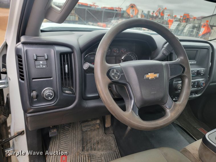 image for item JW9626 2015 Chevrolet Silverado 3500HD  flatbed pickup truck