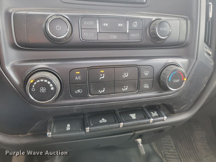 image for item JW9626 2015 Chevrolet Silverado 3500HD  flatbed pickup truck