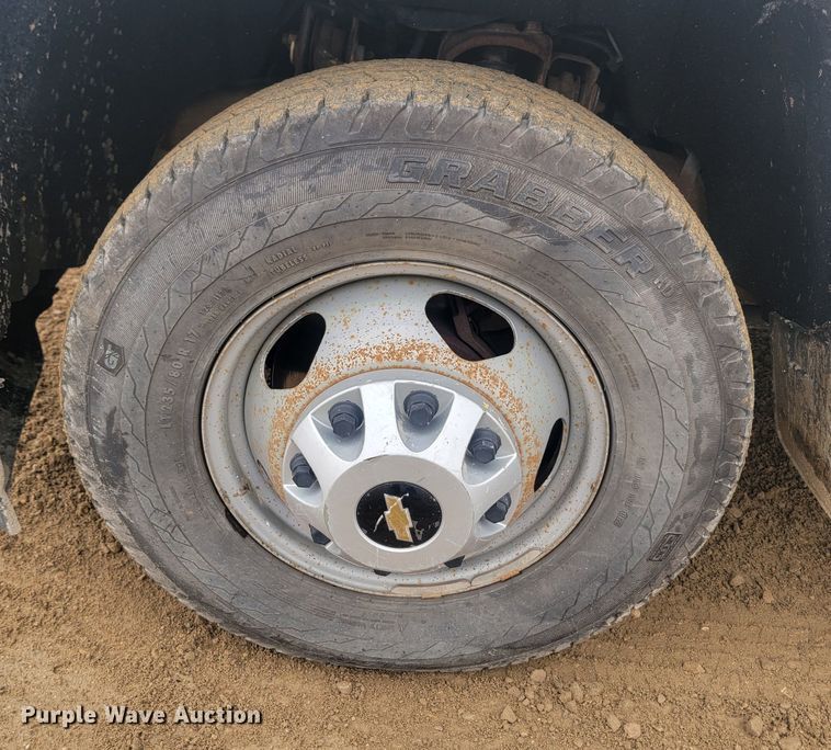 image for item JW9626 2015 Chevrolet Silverado 3500HD  flatbed pickup truck