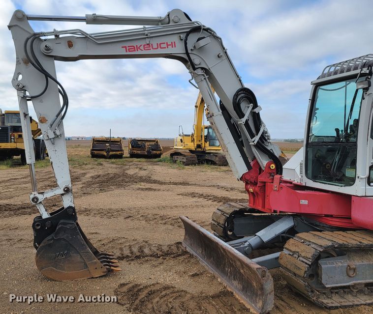 image for item JW9628 2012 Takeuchi TB180 FR EX5  mini excavator