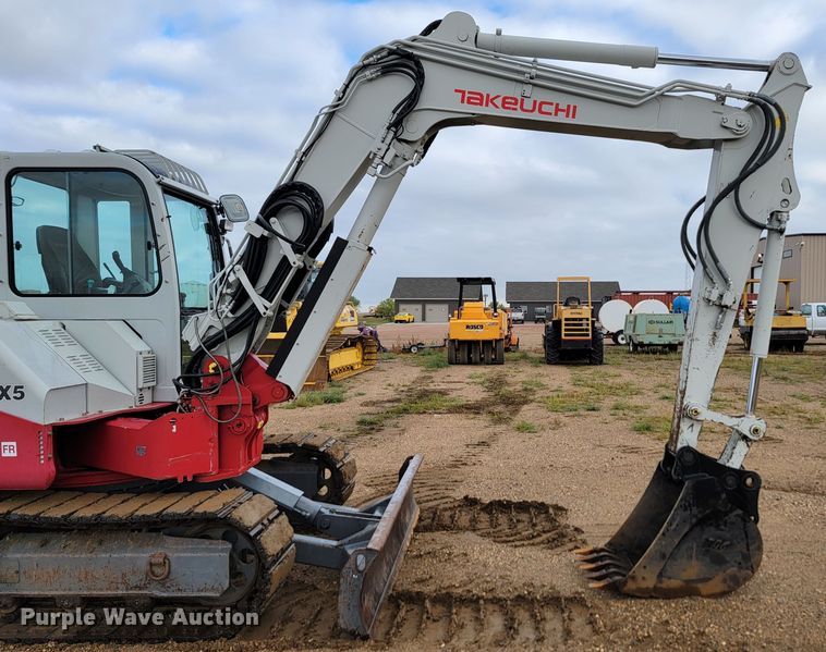 image for item JW9628 2012 Takeuchi TB180 FR EX5  mini excavator