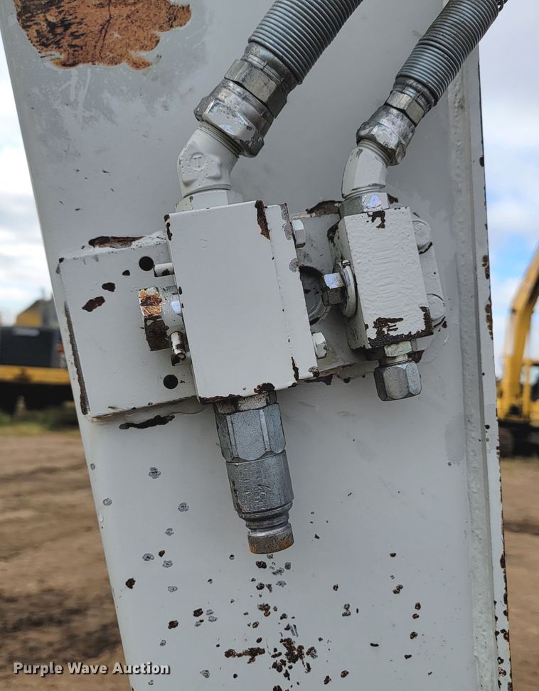 image for item JW9628 2012 Takeuchi TB180 FR EX5  mini excavator