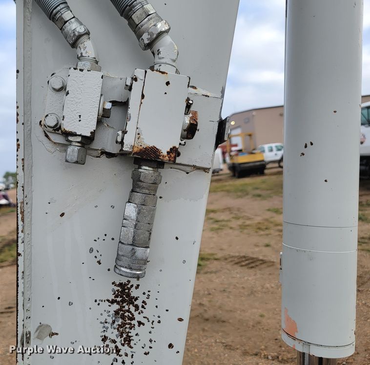 image for item JW9628 2012 Takeuchi TB180 FR EX5  mini excavator