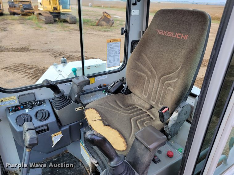 image for item JW9628 2012 Takeuchi TB180 FR EX5  mini excavator