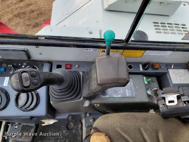 image for item JW9628 2012 Takeuchi TB180 FR EX5  mini excavator