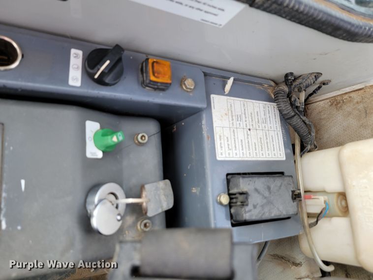 image for item JW9628 2012 Takeuchi TB180 FR EX5  mini excavator