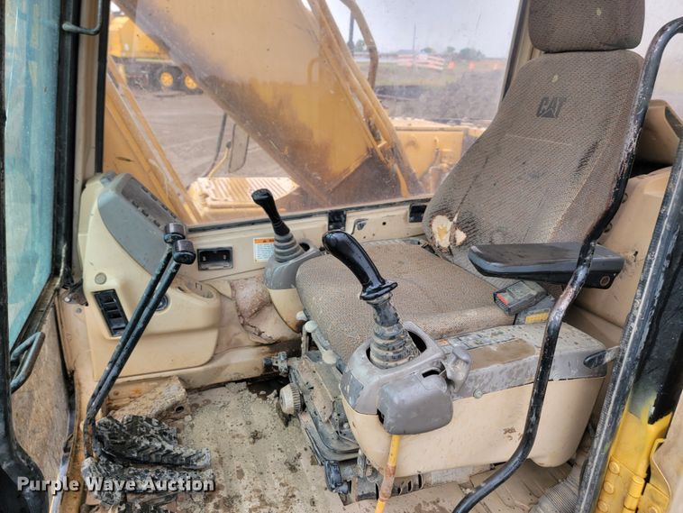 image for item JW9638 Caterpillar 320B  excavator