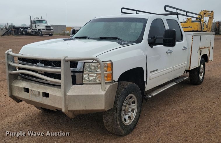 image for item JW9647 2011 Chevrolet Silverado 3500 HD  Crew Cab utility / service truck