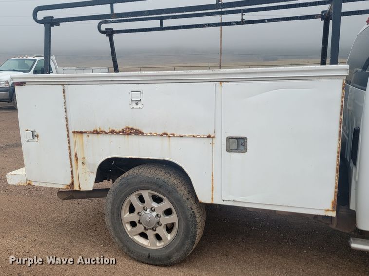 image for item JW9647 2011 Chevrolet Silverado 3500 HD  Crew Cab utility / service truck