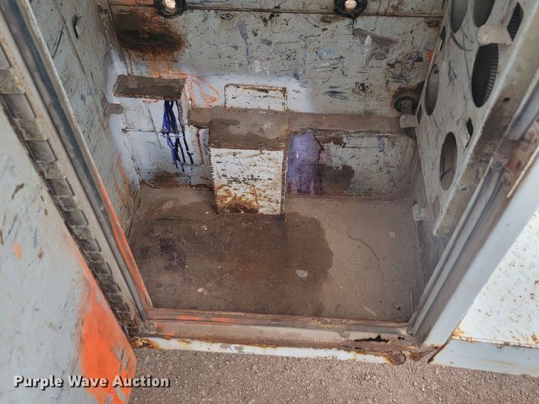 image for item JW9647 2011 Chevrolet Silverado 3500 HD  Crew Cab utility / service truck