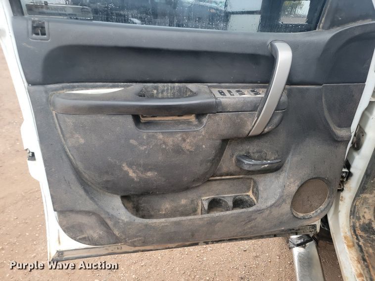 image for item JW9647 2011 Chevrolet Silverado 3500 HD  Crew Cab utility / service truck