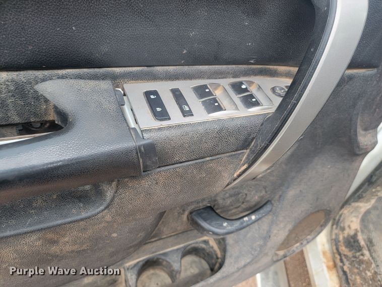 image for item JW9647 2011 Chevrolet Silverado 3500 HD  Crew Cab utility / service truck