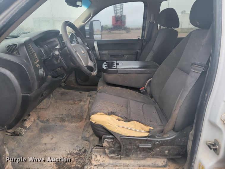 image for item JW9647 2011 Chevrolet Silverado 3500 HD  Crew Cab utility / service truck