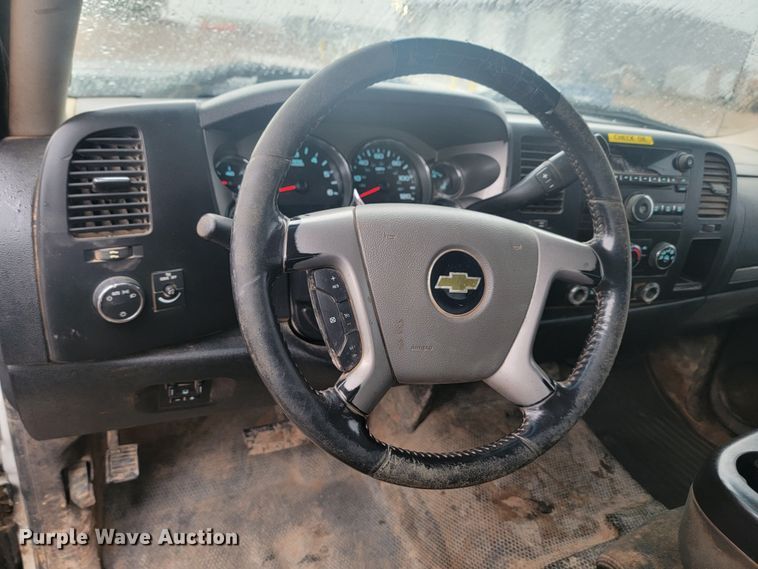 image for item JW9647 2011 Chevrolet Silverado 3500 HD  Crew Cab utility / service truck