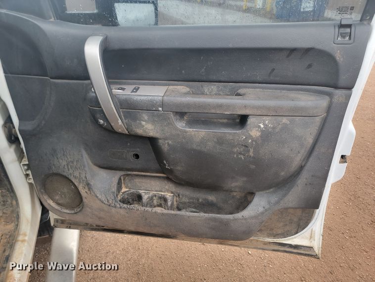 image for item JW9647 2011 Chevrolet Silverado 3500 HD  Crew Cab utility / service truck