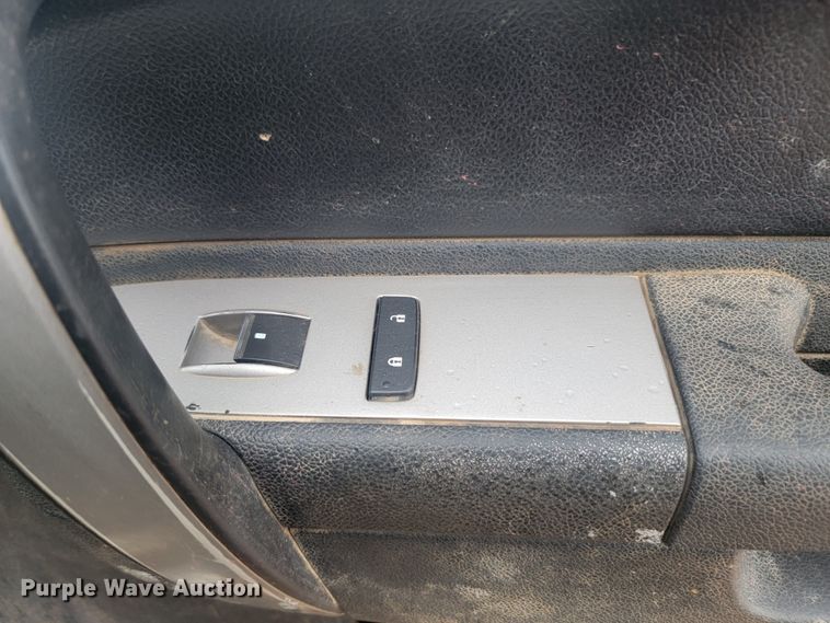 image for item JW9647 2011 Chevrolet Silverado 3500 HD  Crew Cab utility / service truck