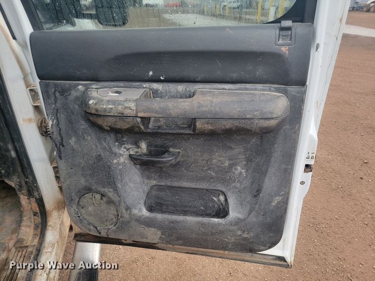 image for item JW9647 2011 Chevrolet Silverado 3500 HD  Crew Cab utility / service truck